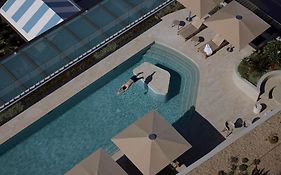 Kirra Point Holiday Apartments